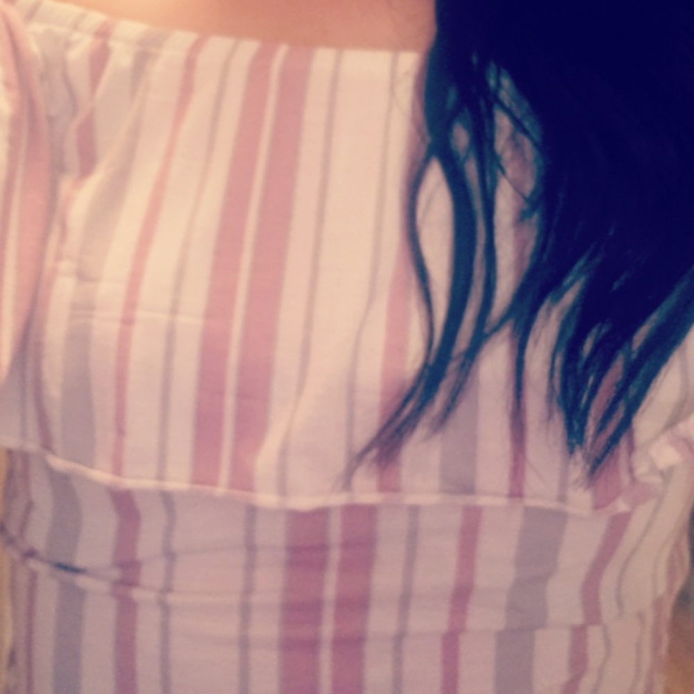Off the shoulder top - Picture 2 of 3